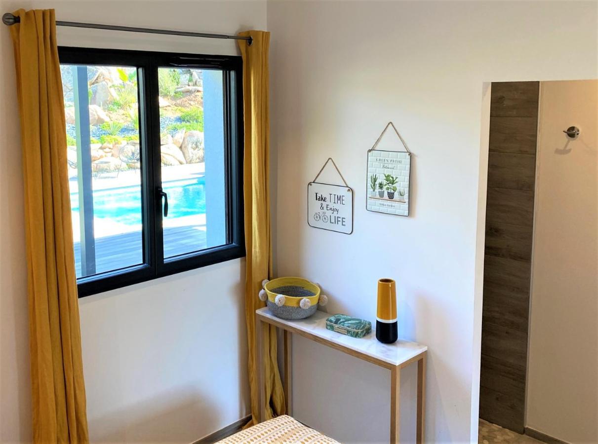 Villa Coconing A 7min Des Plages - Piscine Chauffee - Clim - Bbq - Parking Privatif - Fibre Porto-Vecchio (Corsica)